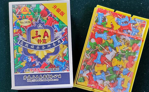 洛扎扑克批发采购指南与产品质量识别要点解析